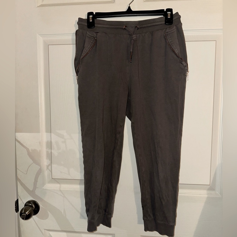 Bench women’s grey zipper pocket drawstring sweat pant joggers M athleisure gym